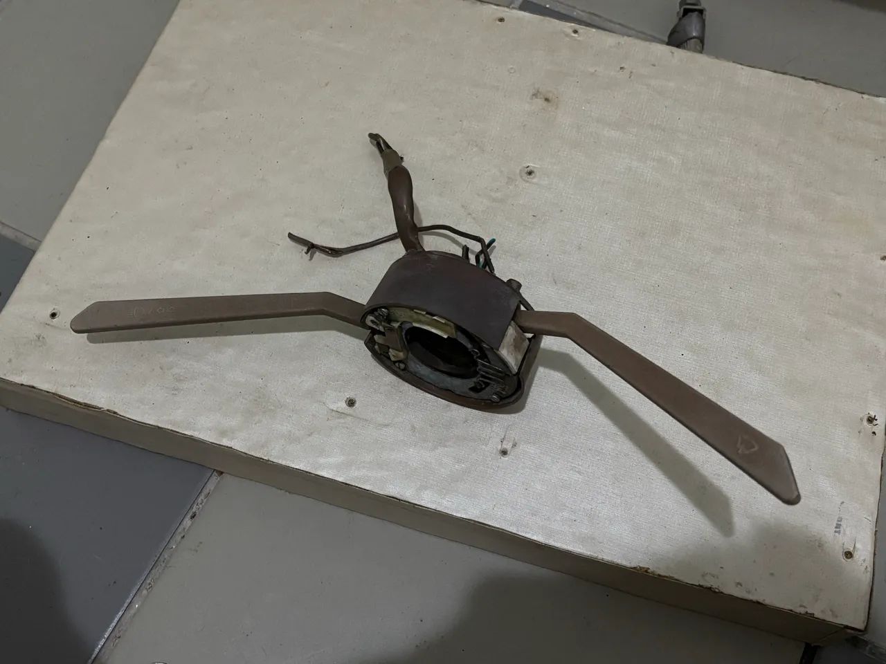 Comando Pisca (Seta) e Limpador Parabrisa Marrom Monocromático Original Fusca