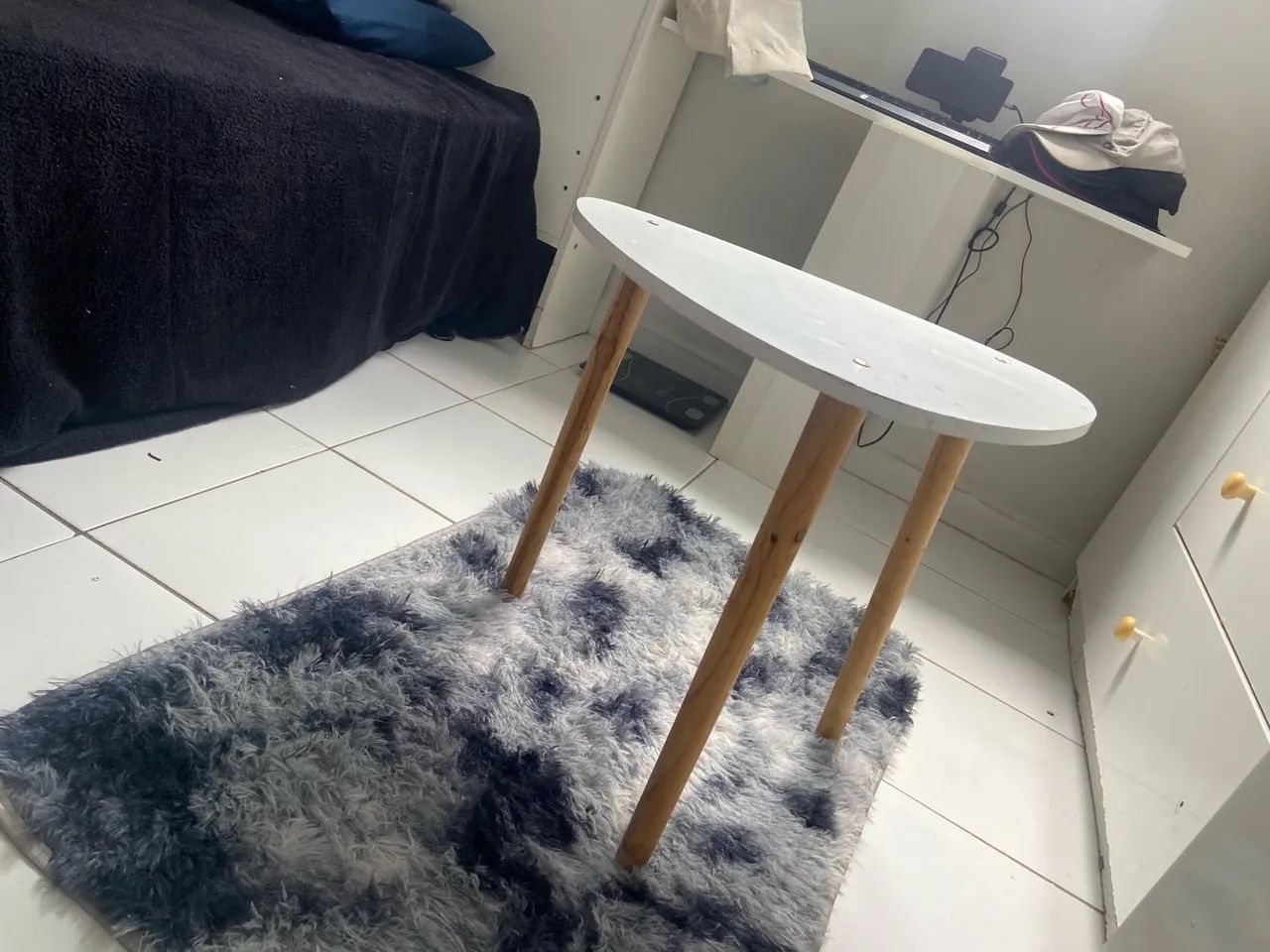 Mesa pequena de madeira - Foto 2