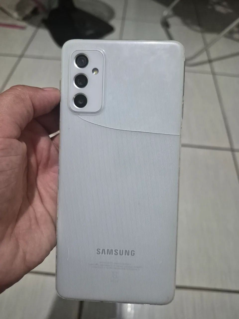 Celular M52 com fundo rachado, mas funcionando perfeitamente  - Foto 2