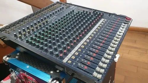 Mesa de som Yamaha 
