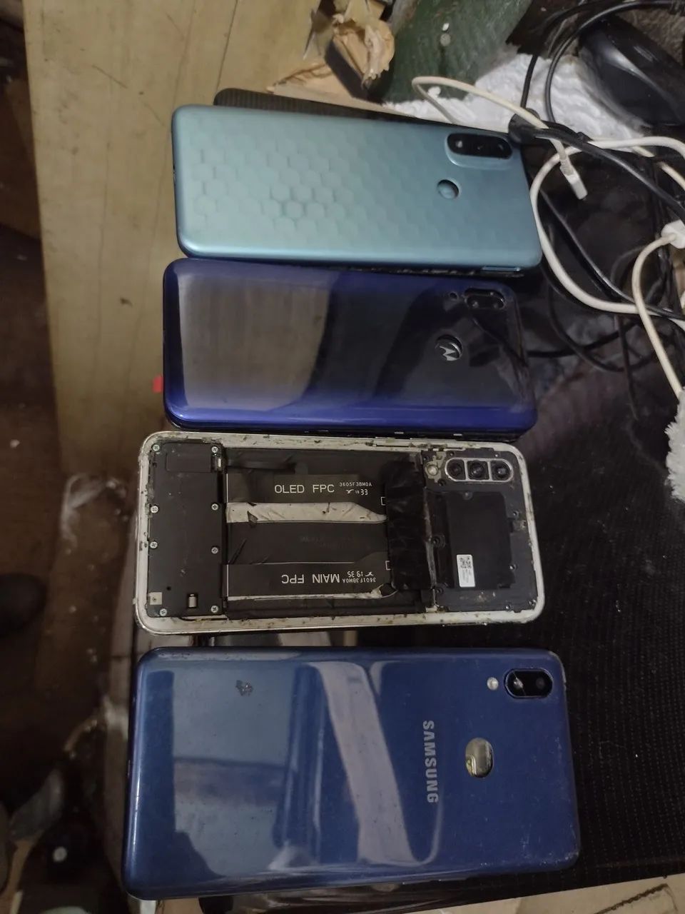 Celular pra tirar peças tela carcaça os 4