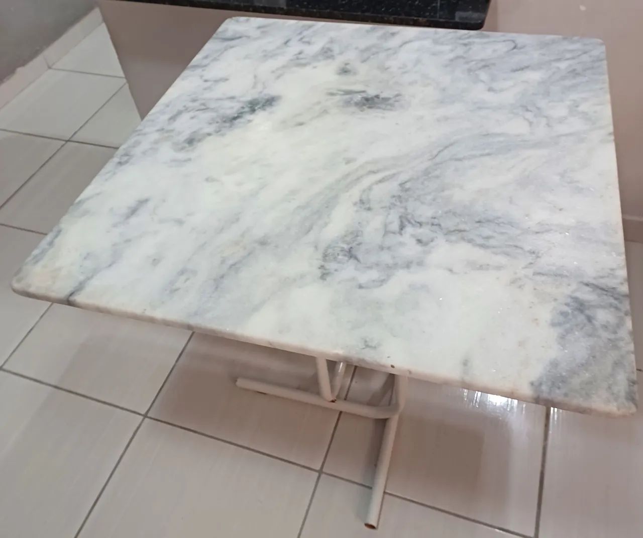 Mesa de m ármore SEM cadeiras. - Foto 2