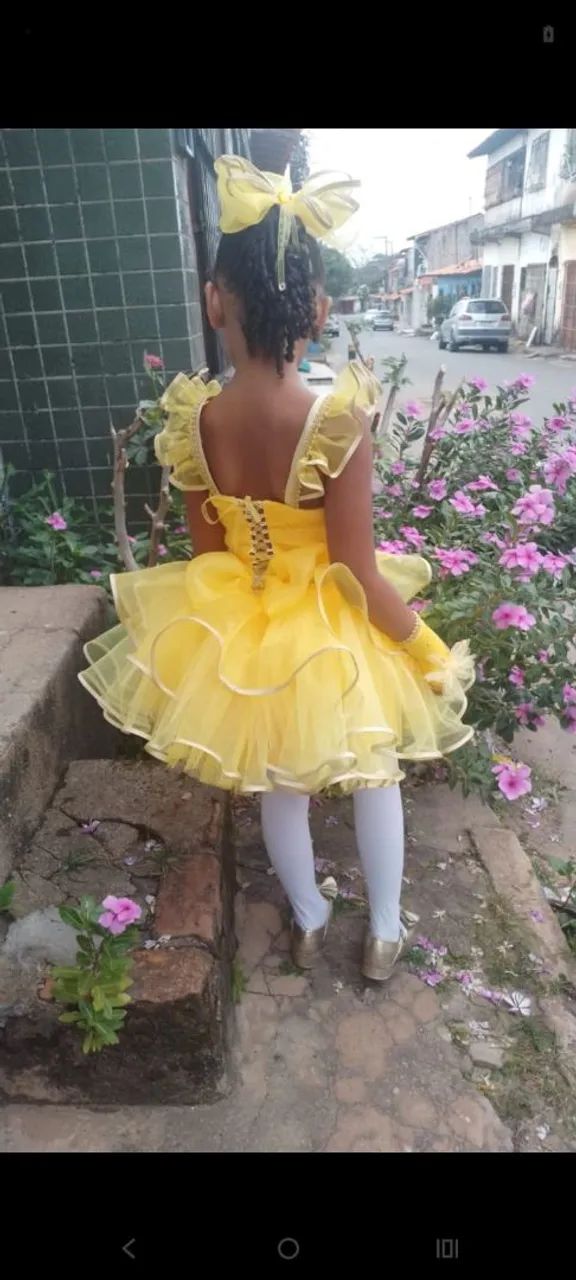 Roupa infantil, baliza e formatura 