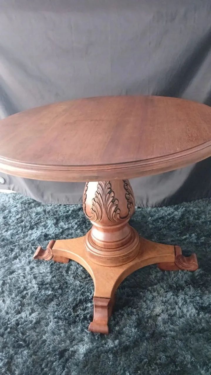 Mesa em madeira com cadeiras estofadas  - Foto 2