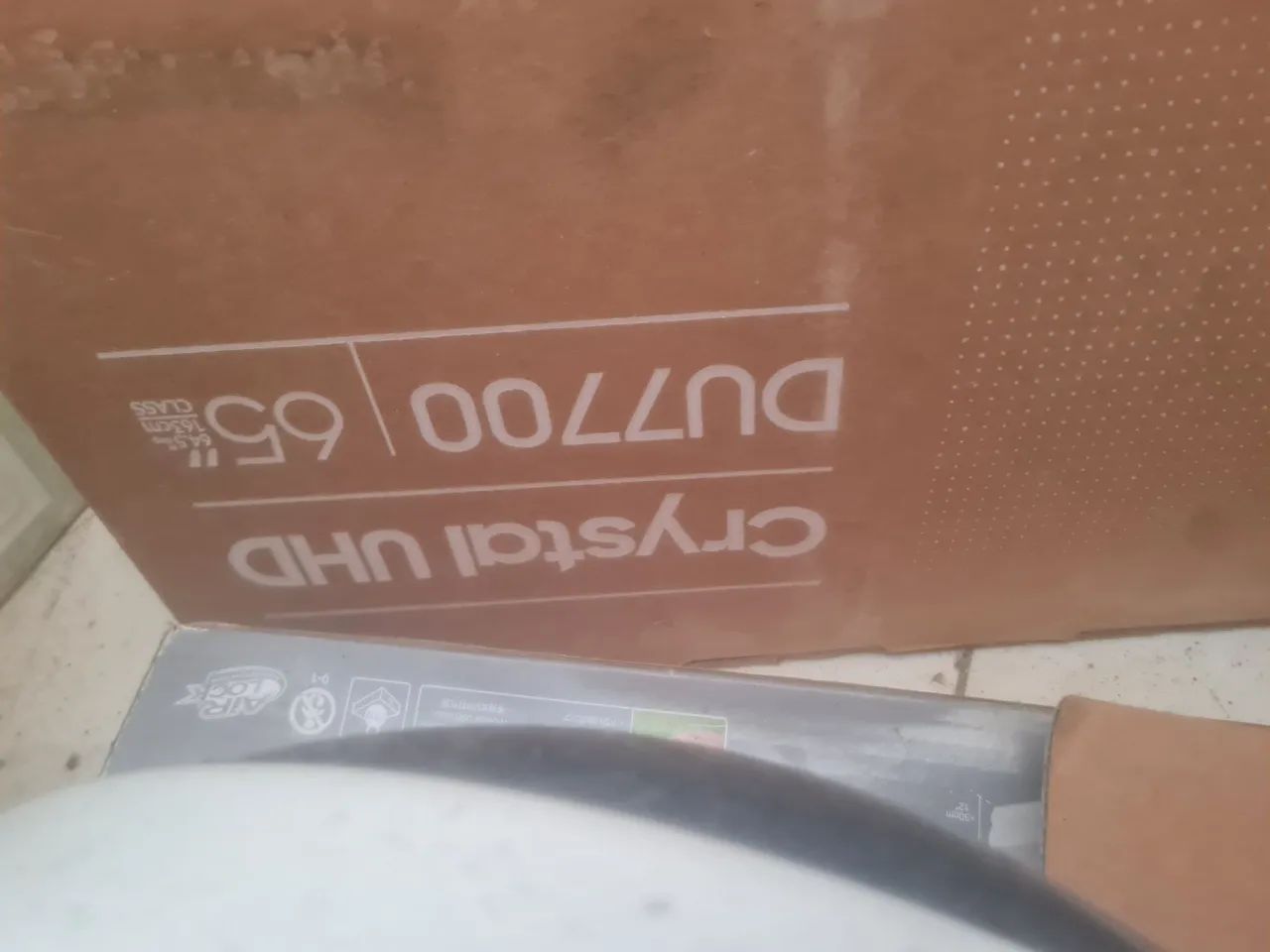 Tvsmart  sansung 65 polegadas   cristal uhd  na caixa 