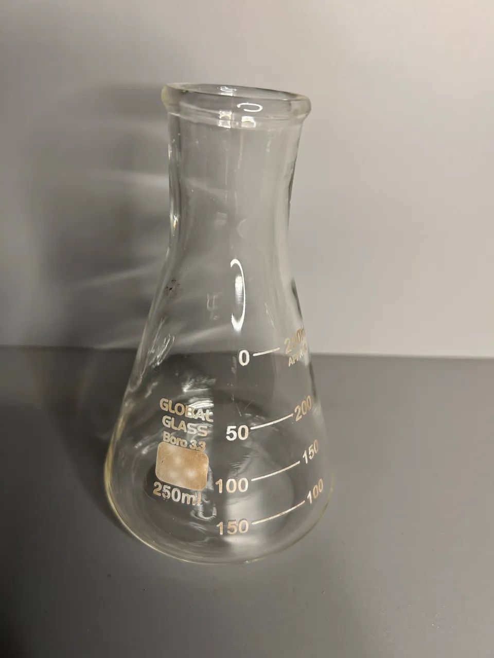 Frasco Erlenmeyer graduado vidro de 250ml - Foto 2