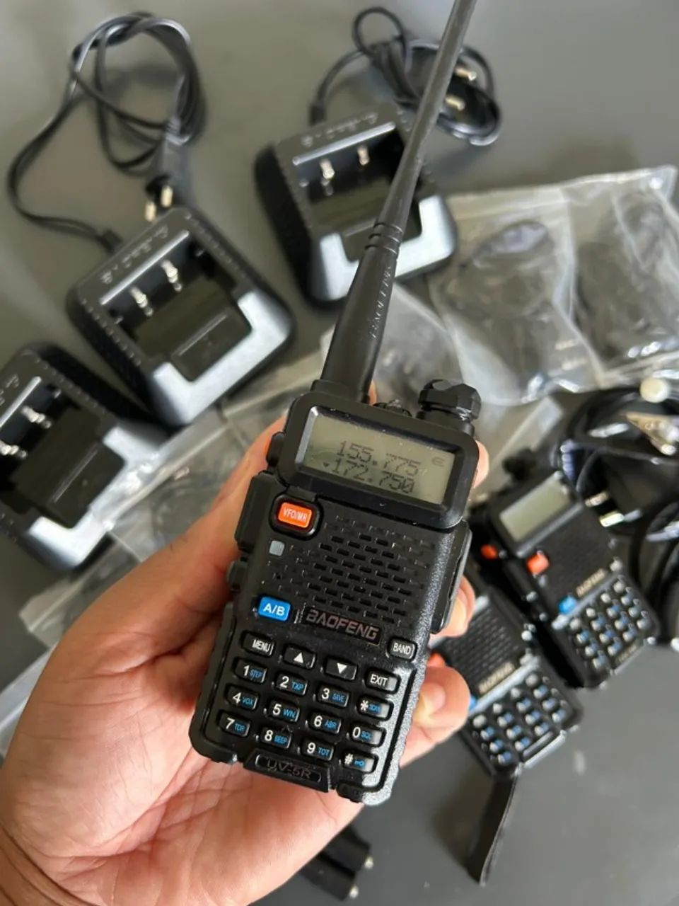 KIT 3 Radio Baofeng Uv-5r + 8 fones