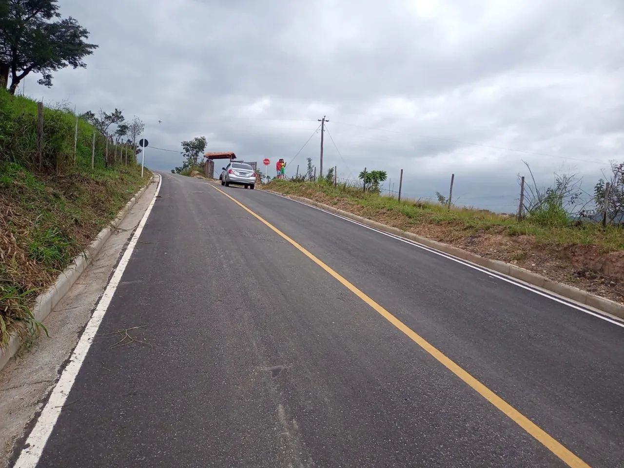 Vendo lote em bicas localidade nova e boa, troco em carro. - Foto 5