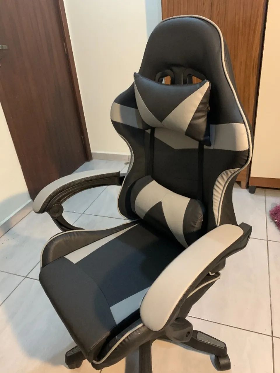 VENDO CADEIRA GAMER - Foto 4