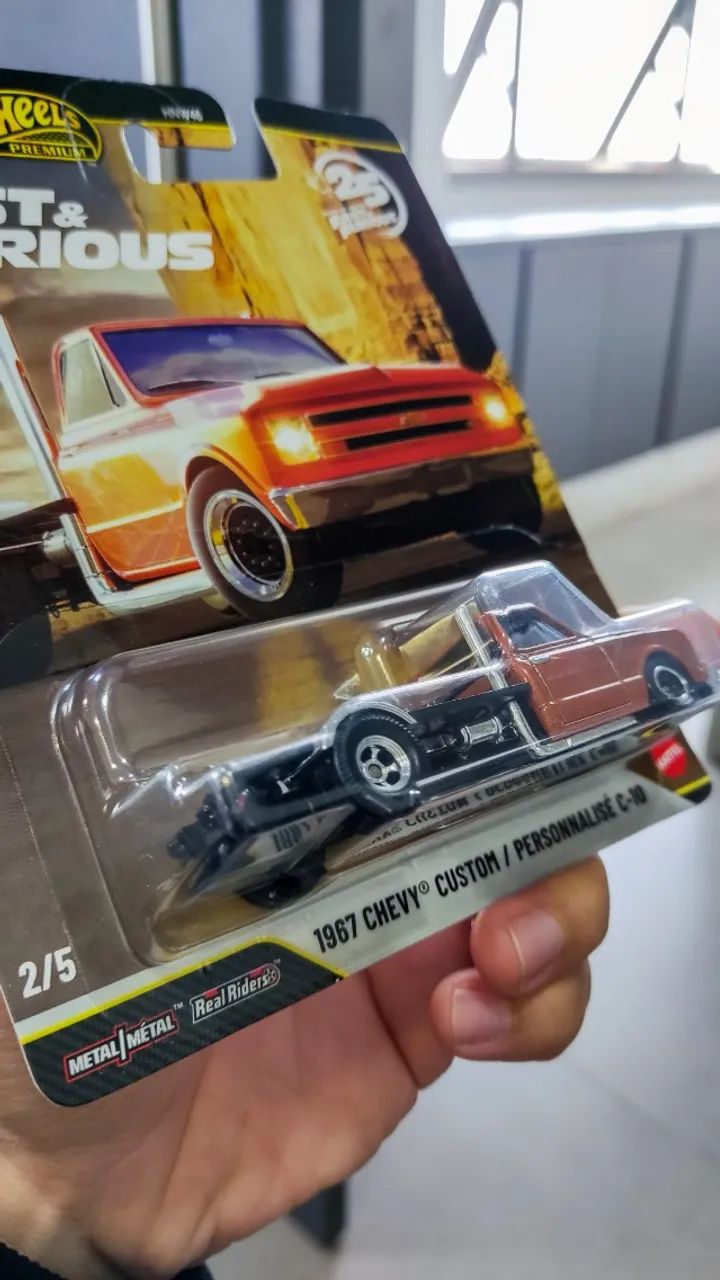 Hot Wheels - Chevy C10 Fast Furious Premium - Foto 3
