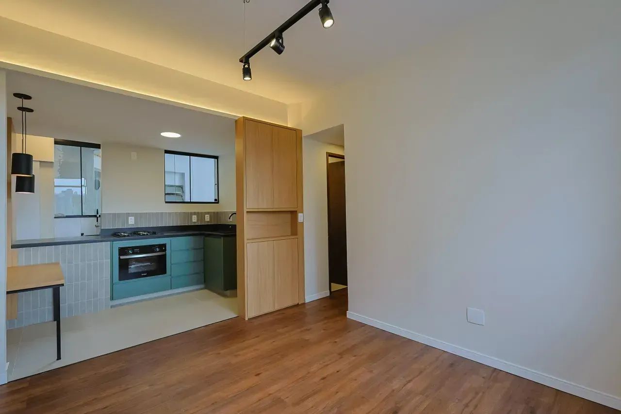 2 Quartos - 65m2 - Apartamento Reformado no Santo Antônio