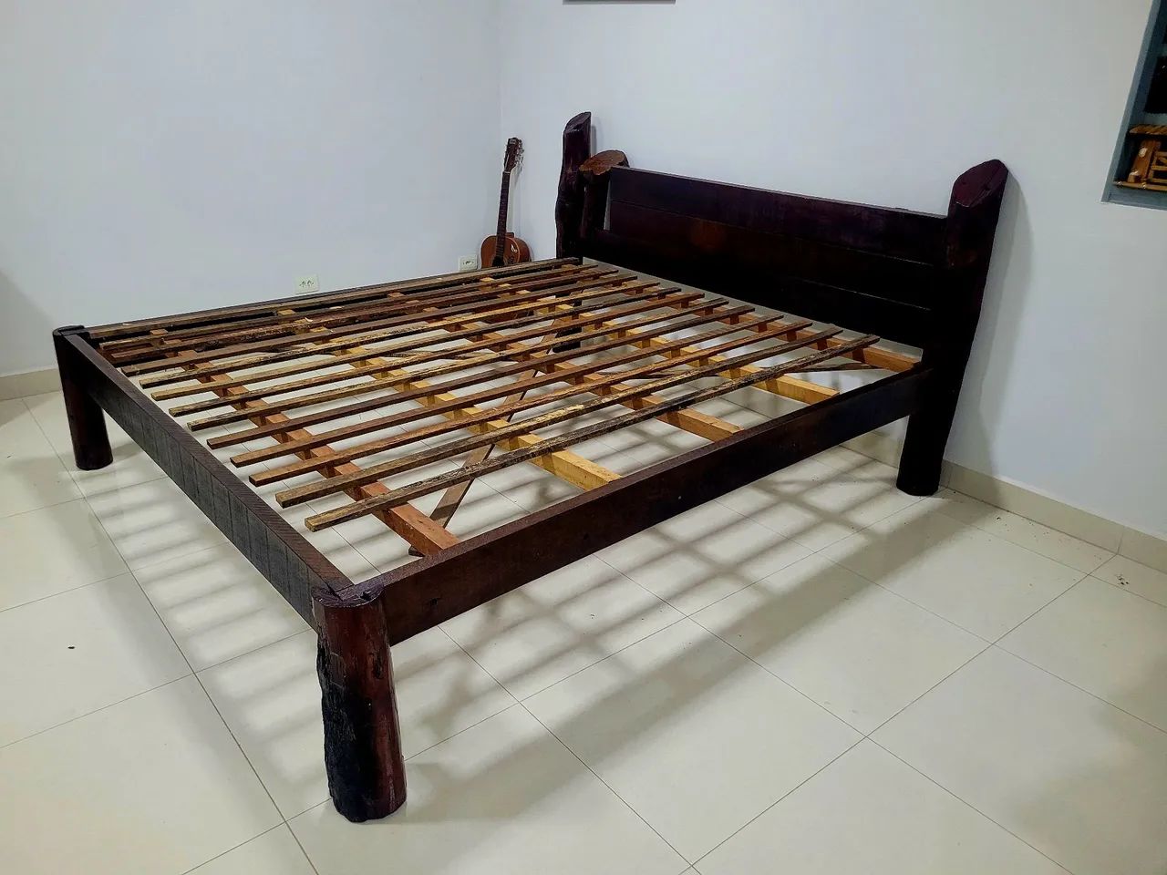 Vendo Cama 1.90 X 2.00 De Aroira e Itauba.