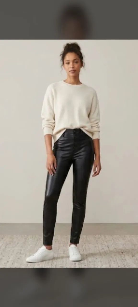 Calça corino NOVA preta 