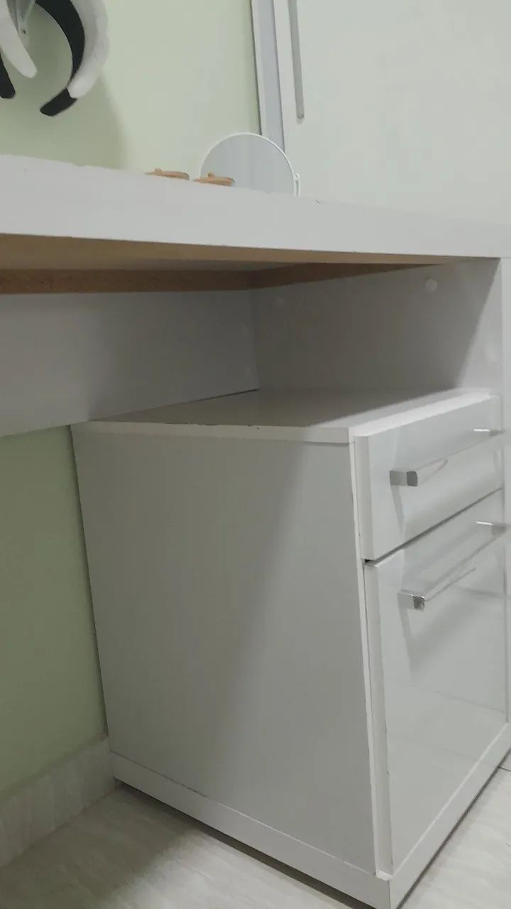 Escrivaninha Branca USADA  - Foto 3