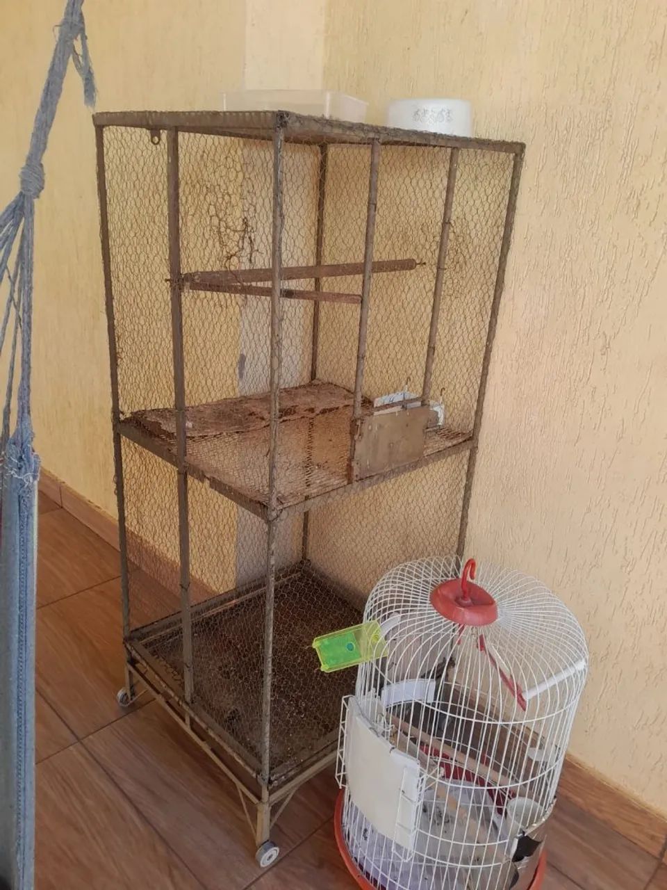 Vendo viveiro e gaiola