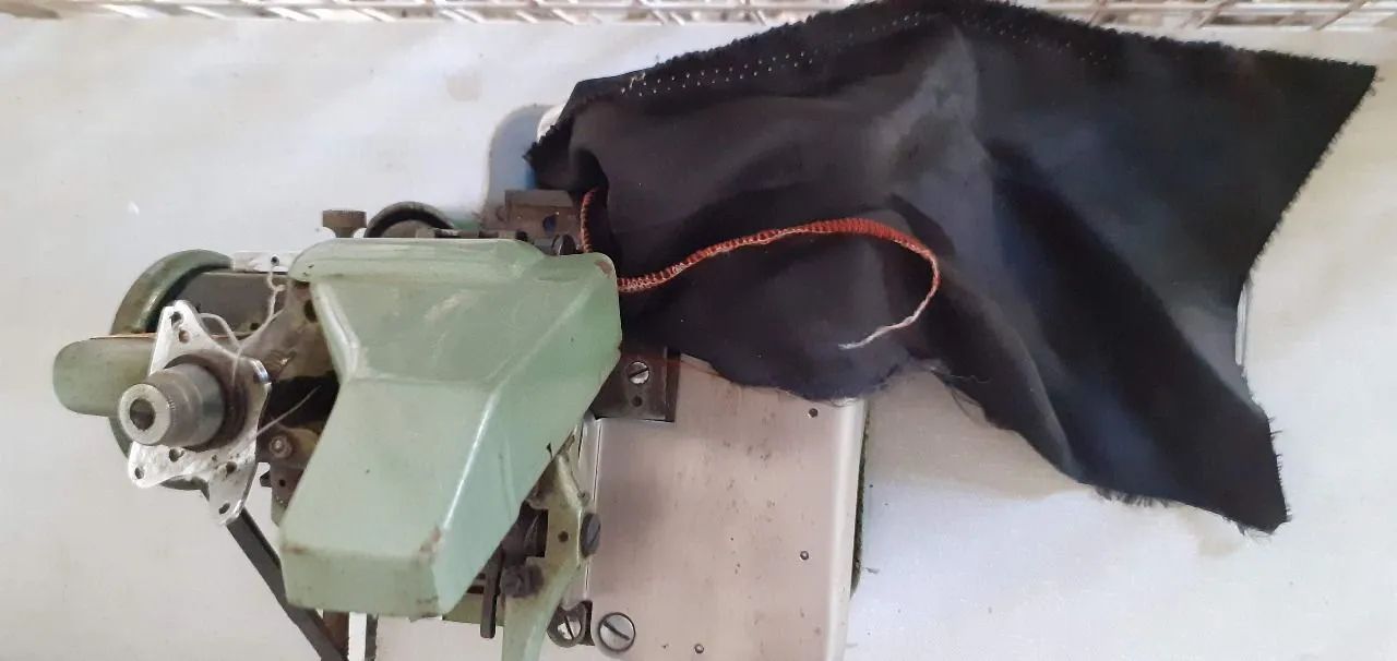 Máquina Overlock - Foto 4