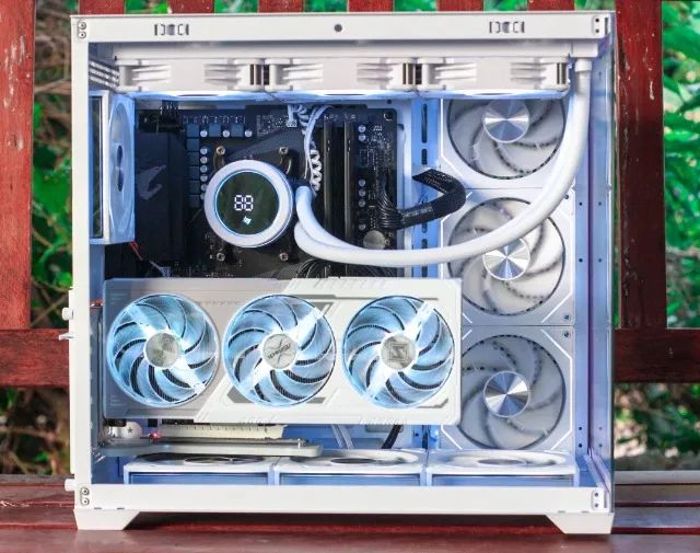 5700X - 32GB - RTX 9060XT - Foto 3