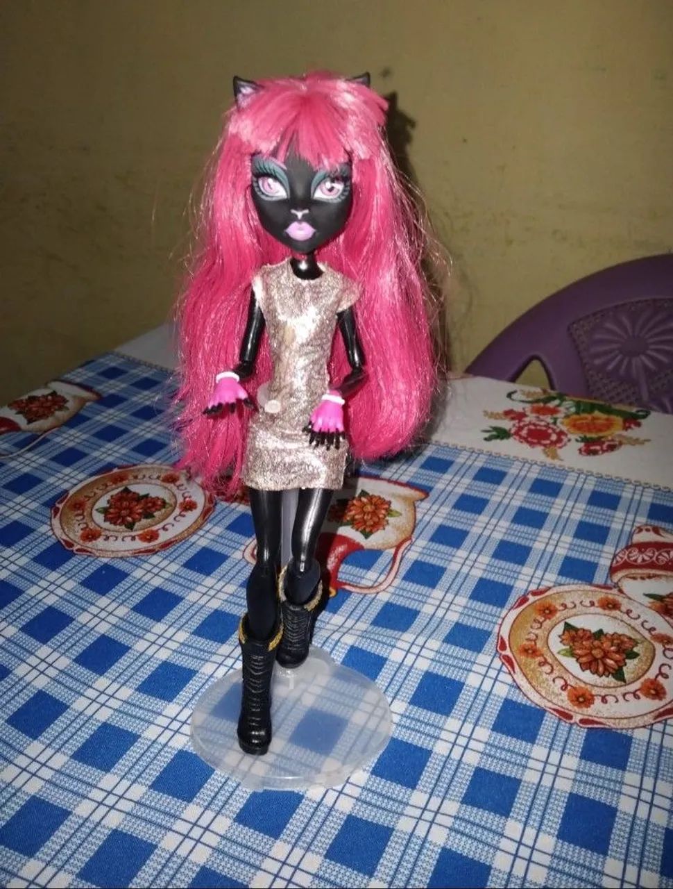 Boneca mostre hihg 
