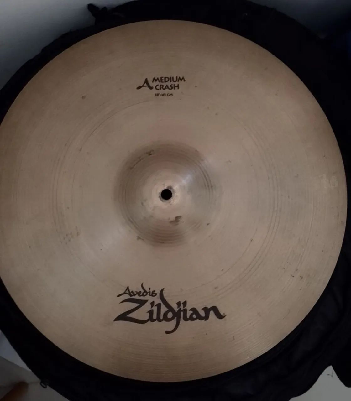Prato Zildjian Médio Crash Avedis - Instrumentos musicais