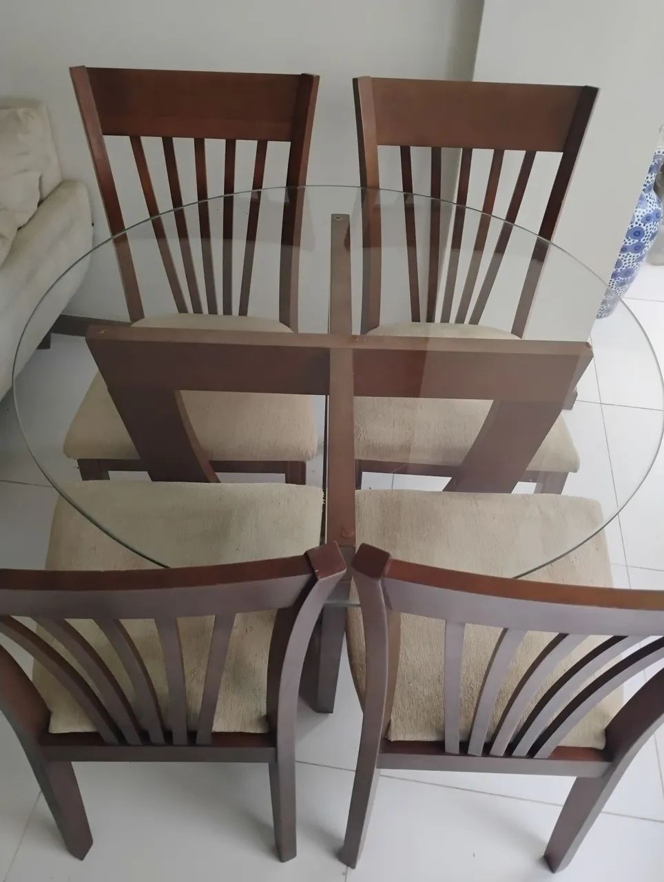 Mesa de jantar com cadeiras