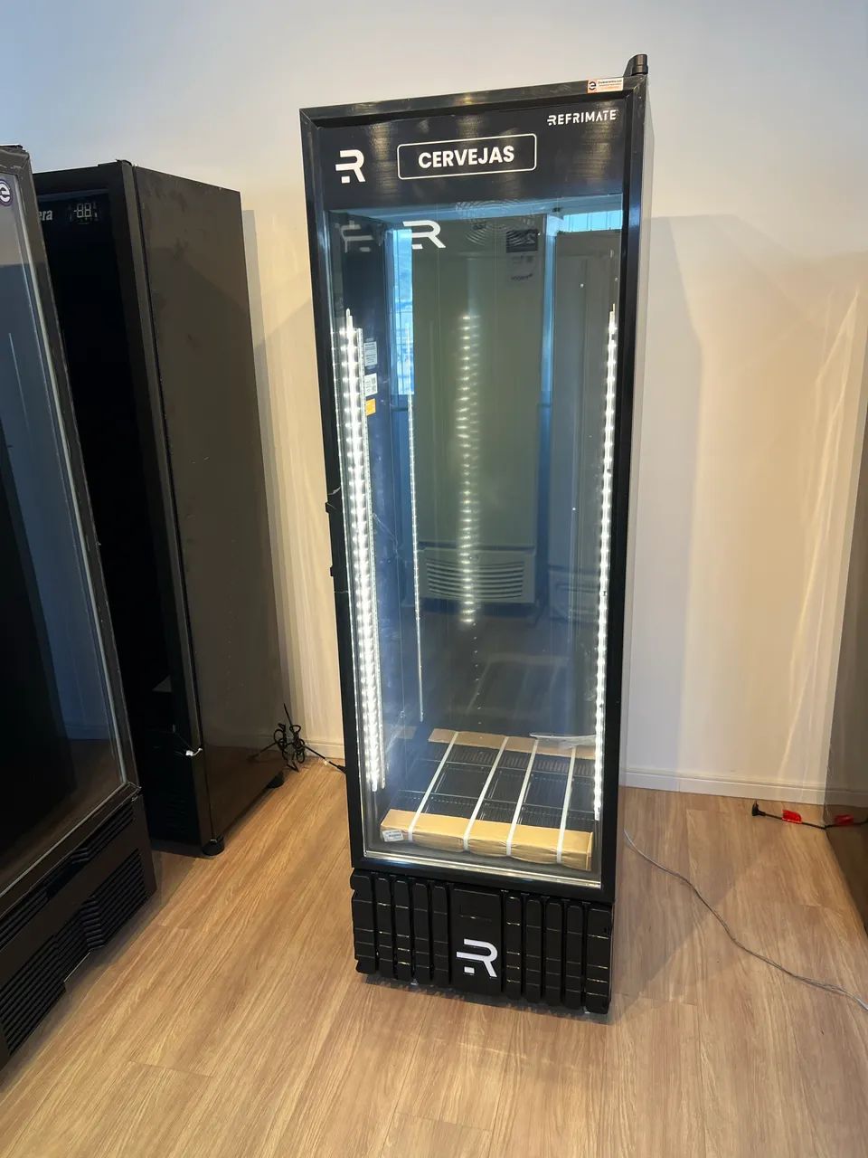 Cervejeira 570L total black REFRIMATE - pronta entrega 