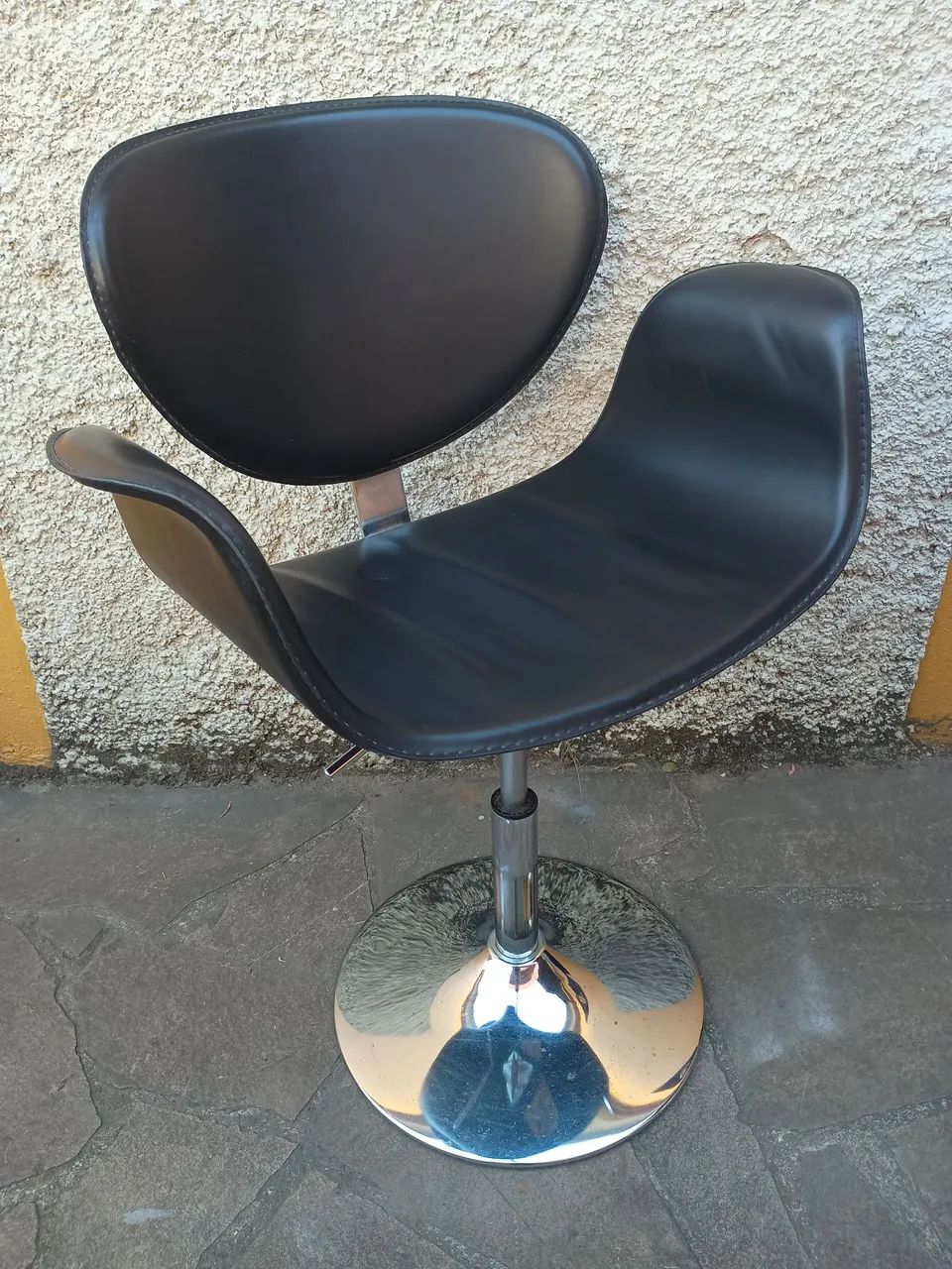 Cadeira/poltrona giratória Tulipa, base cromada disco. - Foto 2