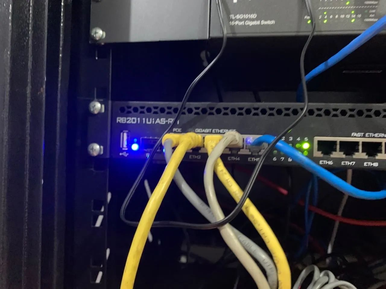 Mikrotik rb2011UiAS - Foto 2