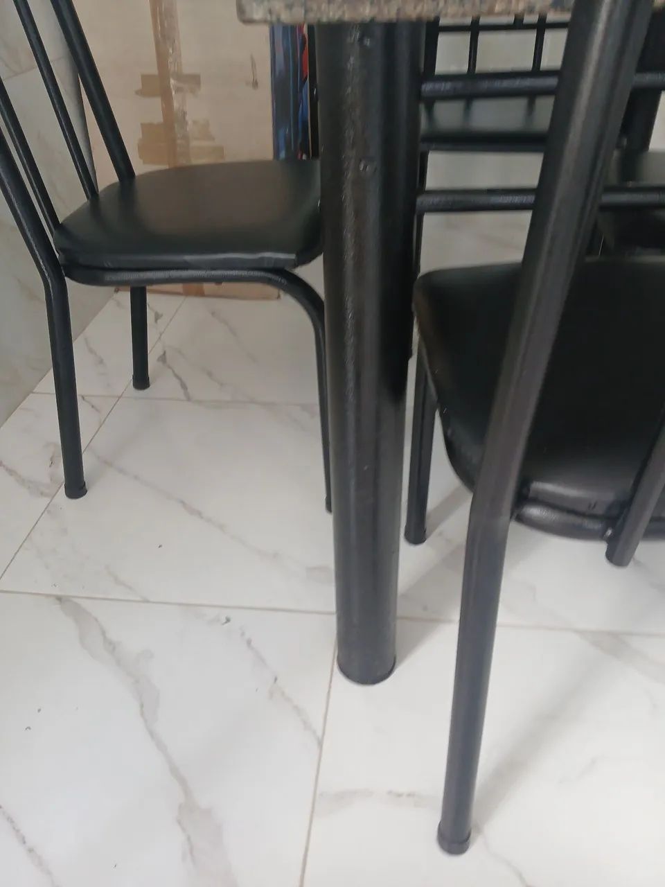 Mesa de granito com 4 cadeiras - Foto 4
