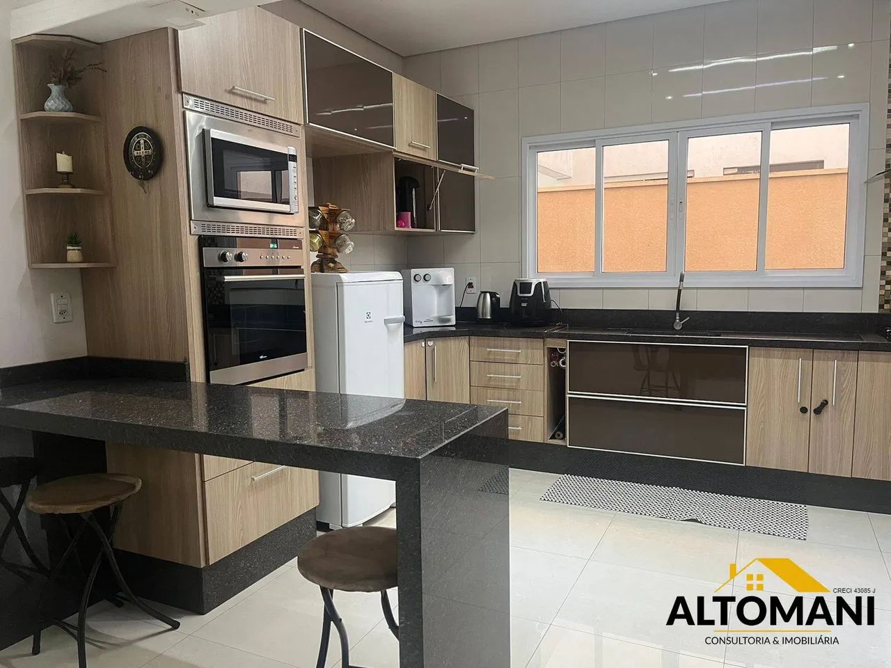 Casa com 4 Dormitórios, 2 Suítes - Cond. Golden Park - Foto 5
