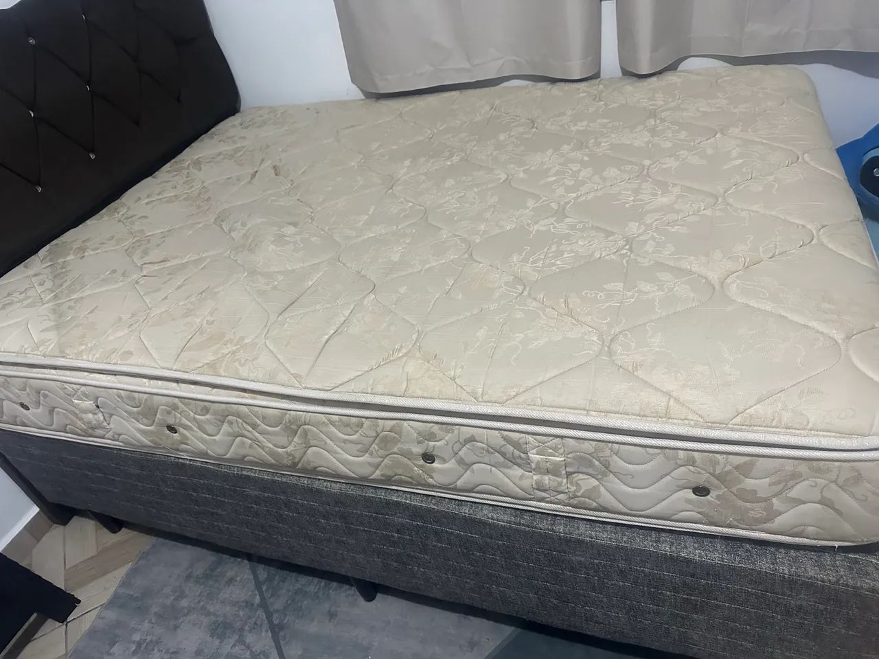 Cama Box + colchão 