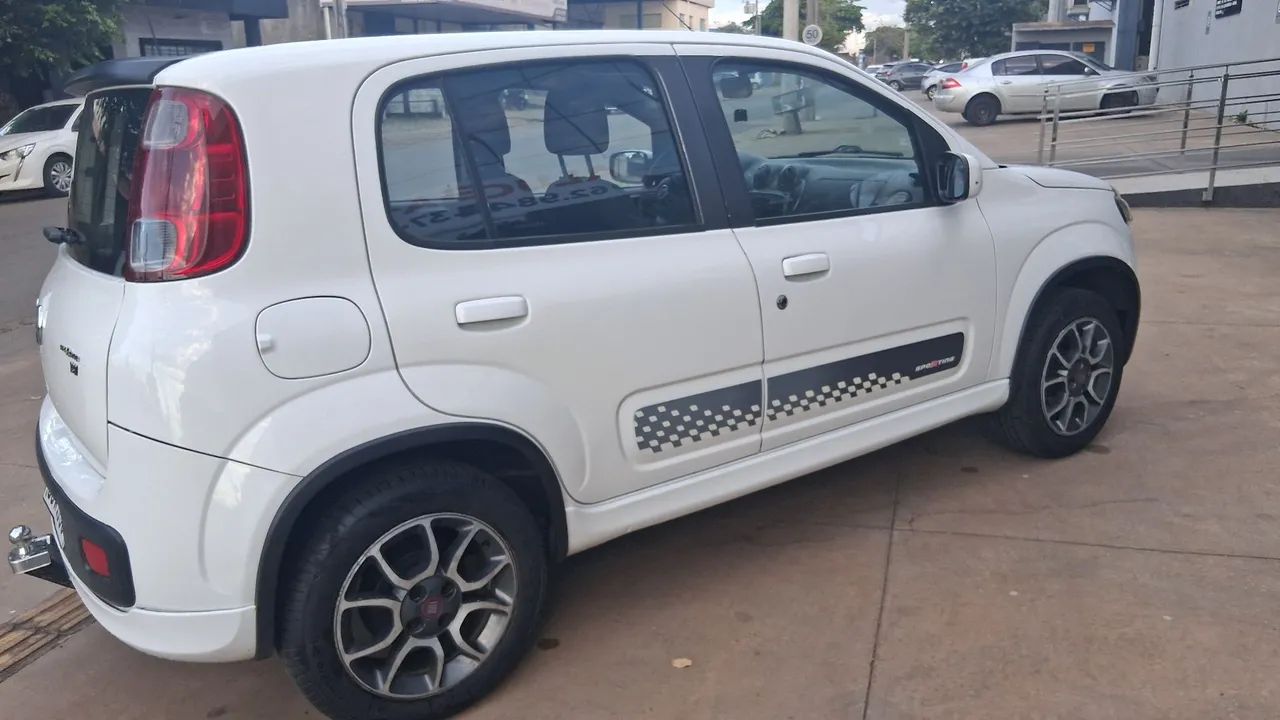Fiat Uno Sporting 1.4 EVO Fire Flex 8V 4P 2013 - Foto 4