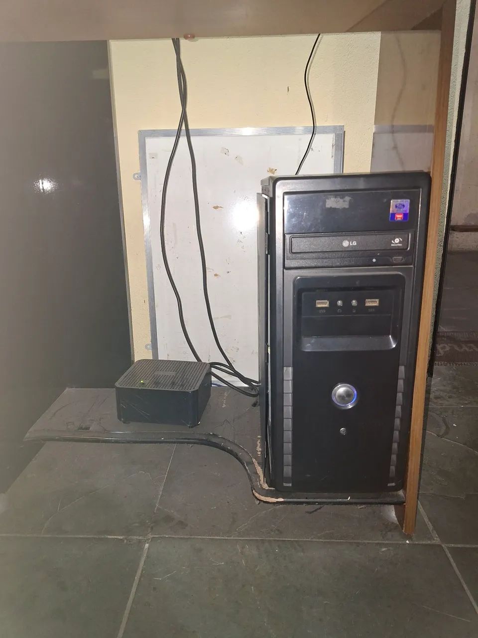 Vendo PC completo + mesa, cadeira e fonte. - Foto 2