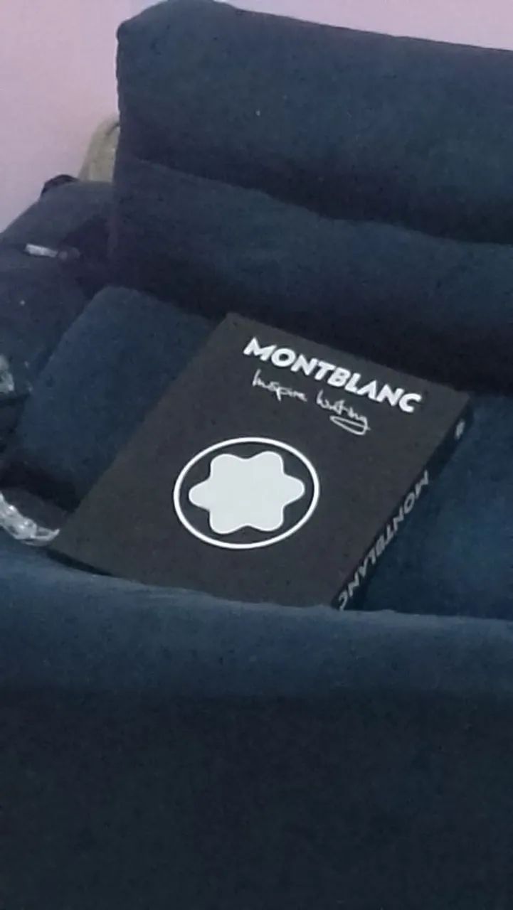 Livro Montblanc com capa 