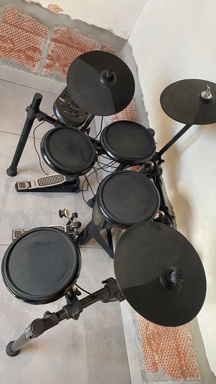 Bateria eletrônica Alesis Nitro 
