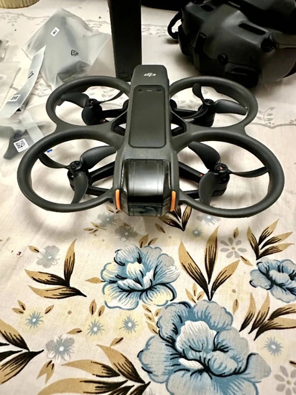 DJI Avata 2 Fly More Combo 3 Baterias + Goggles 3 + RC Motion 3 - Novíssimo
