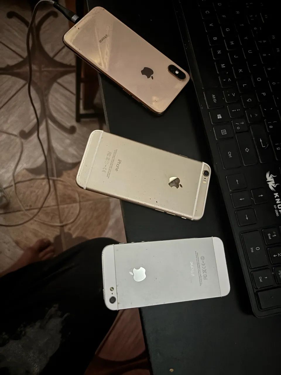 3 iPhone retirada de peça  - Foto 4