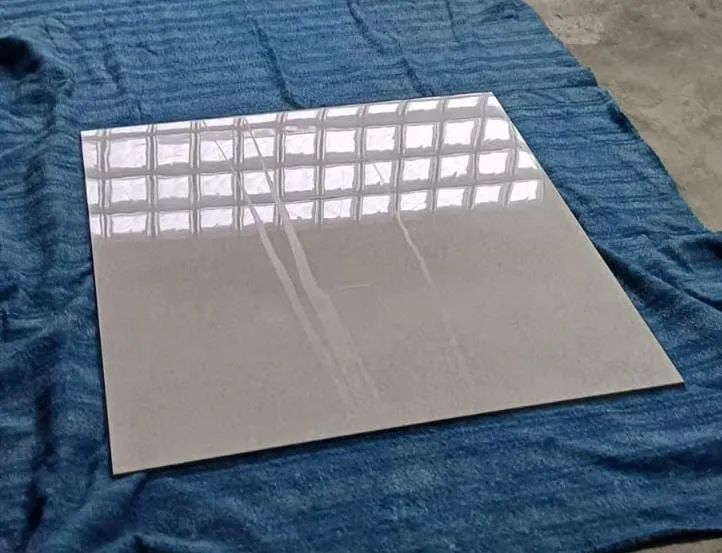 Porcelanato polido de alta qualidade (90×90)