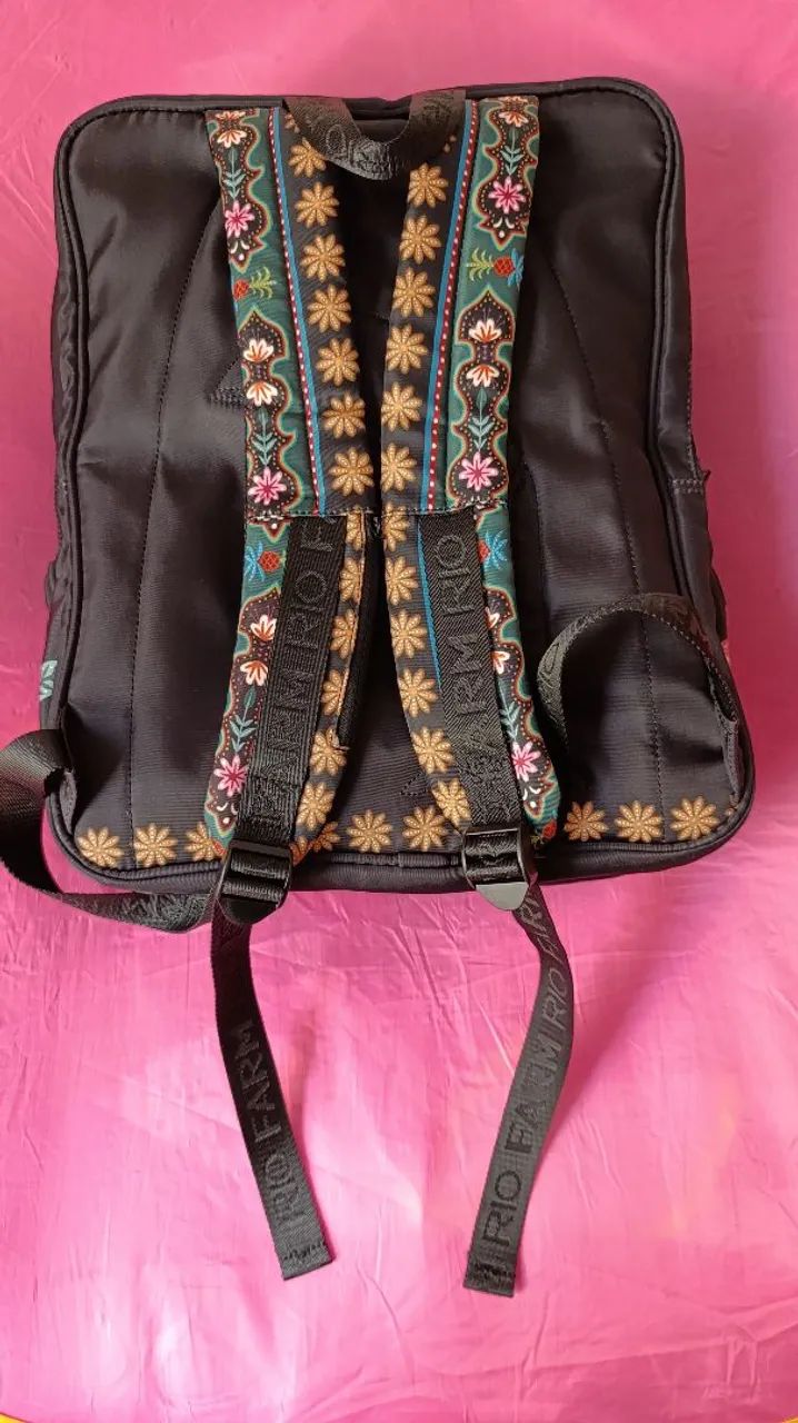 Vendo mochila e garrafa Farm  - Foto 2