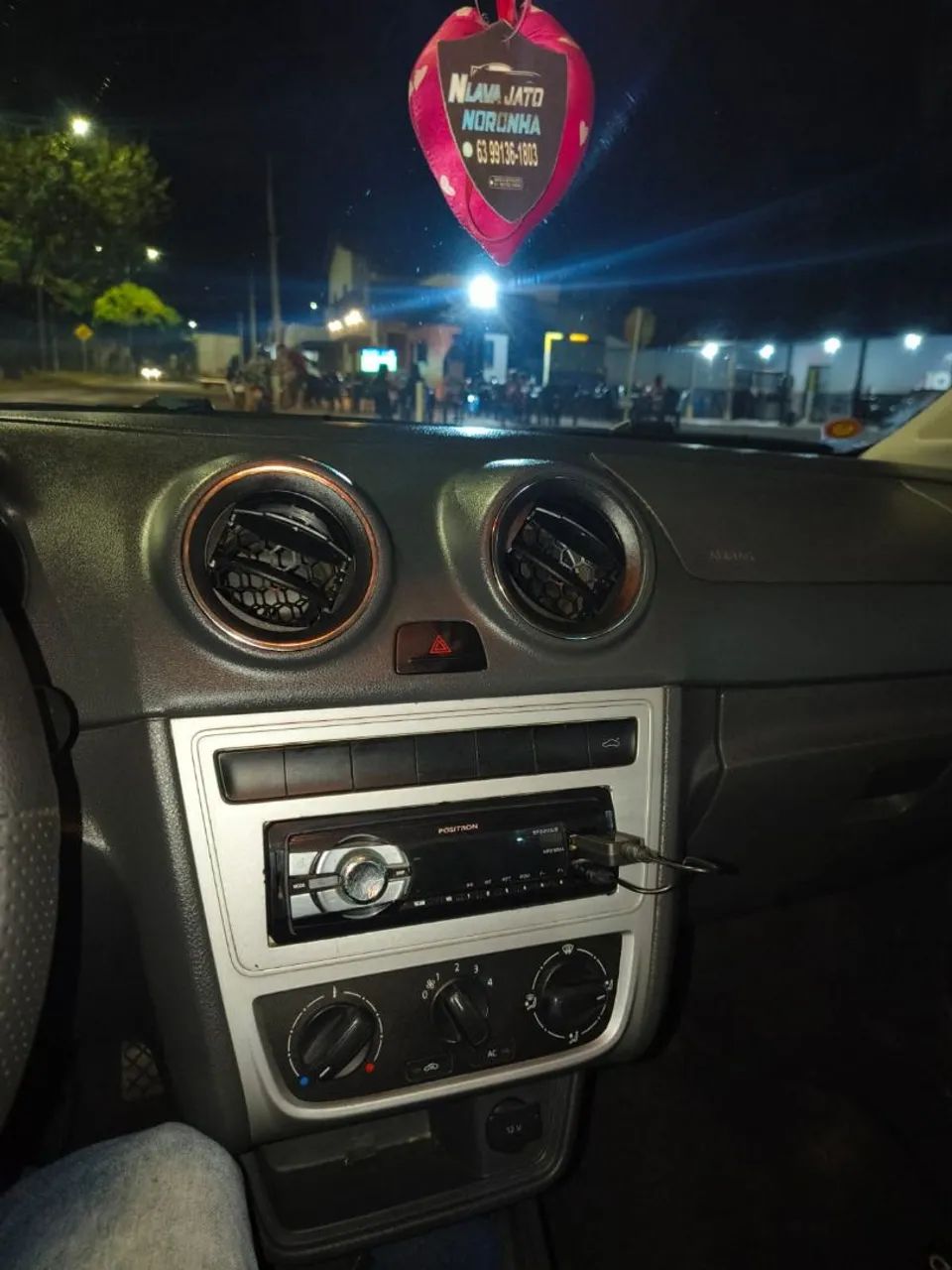 Volkswagen Voyage 2014