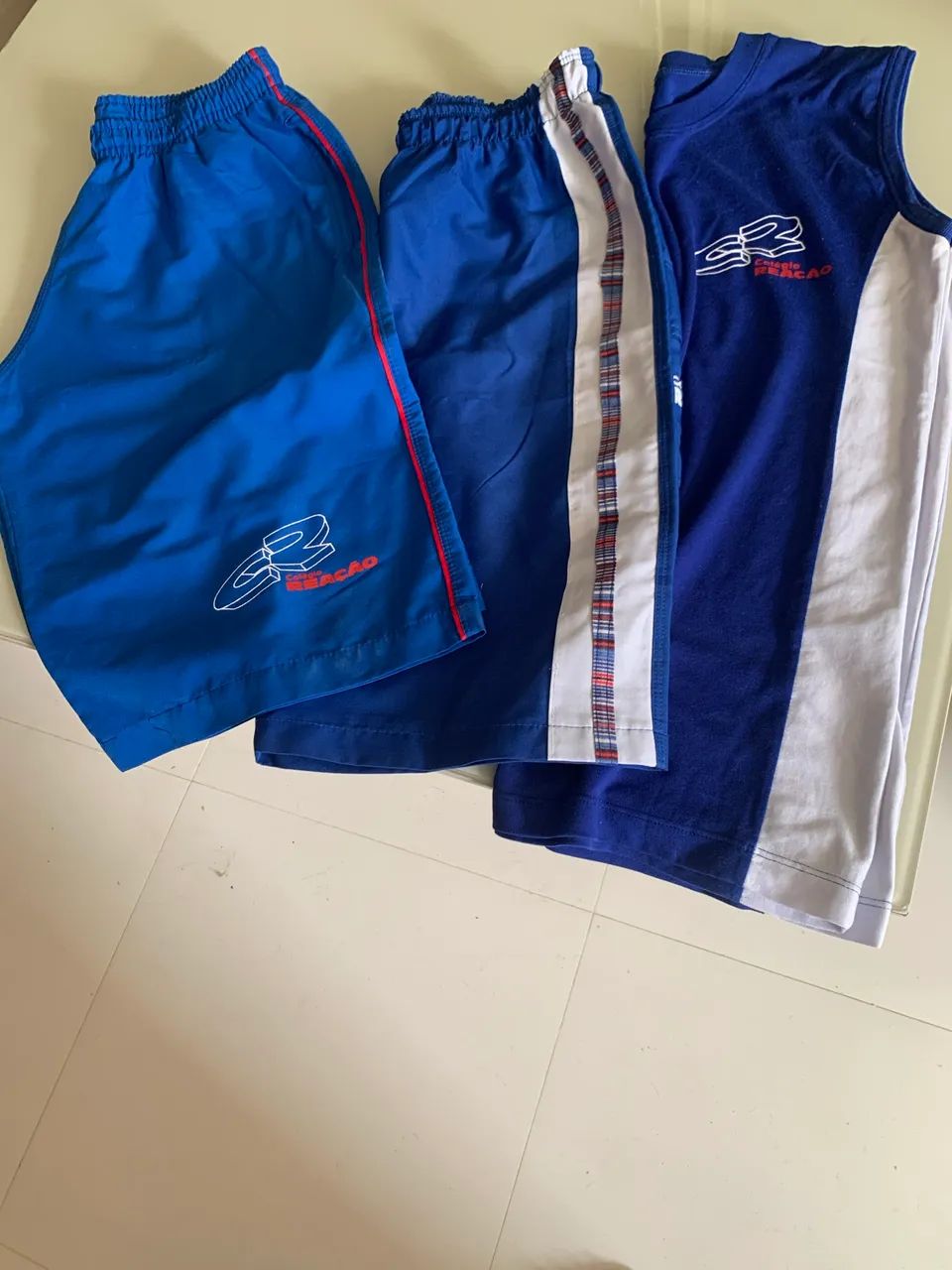 Reação College Uniform
