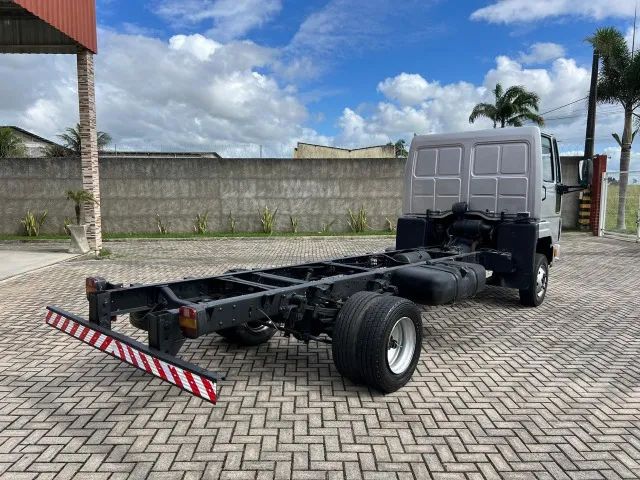 Ford Cargo 815 E Ano 2012 - Único dono - Foto 4