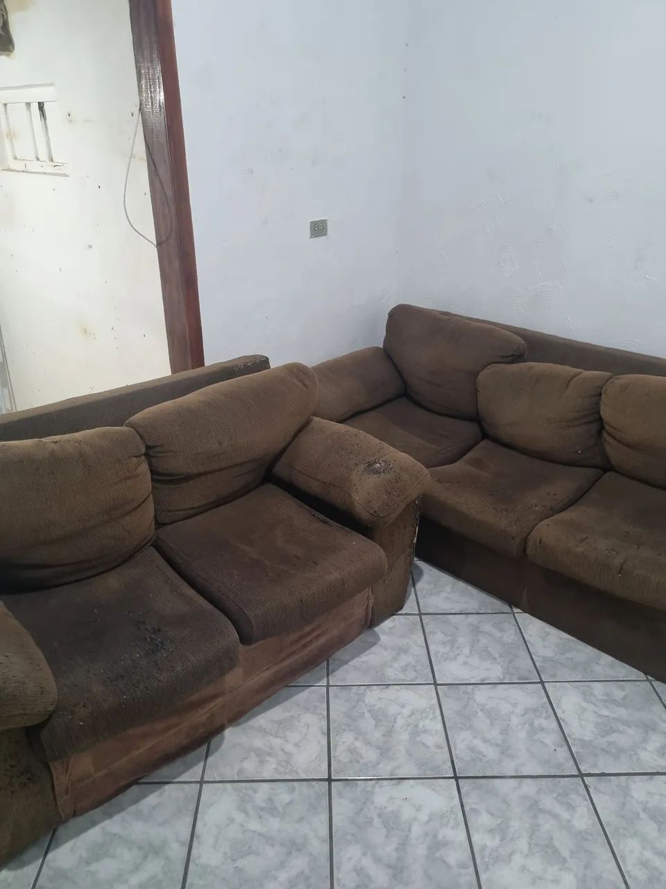 Vendo sofá de 02 e 03 lugares!!