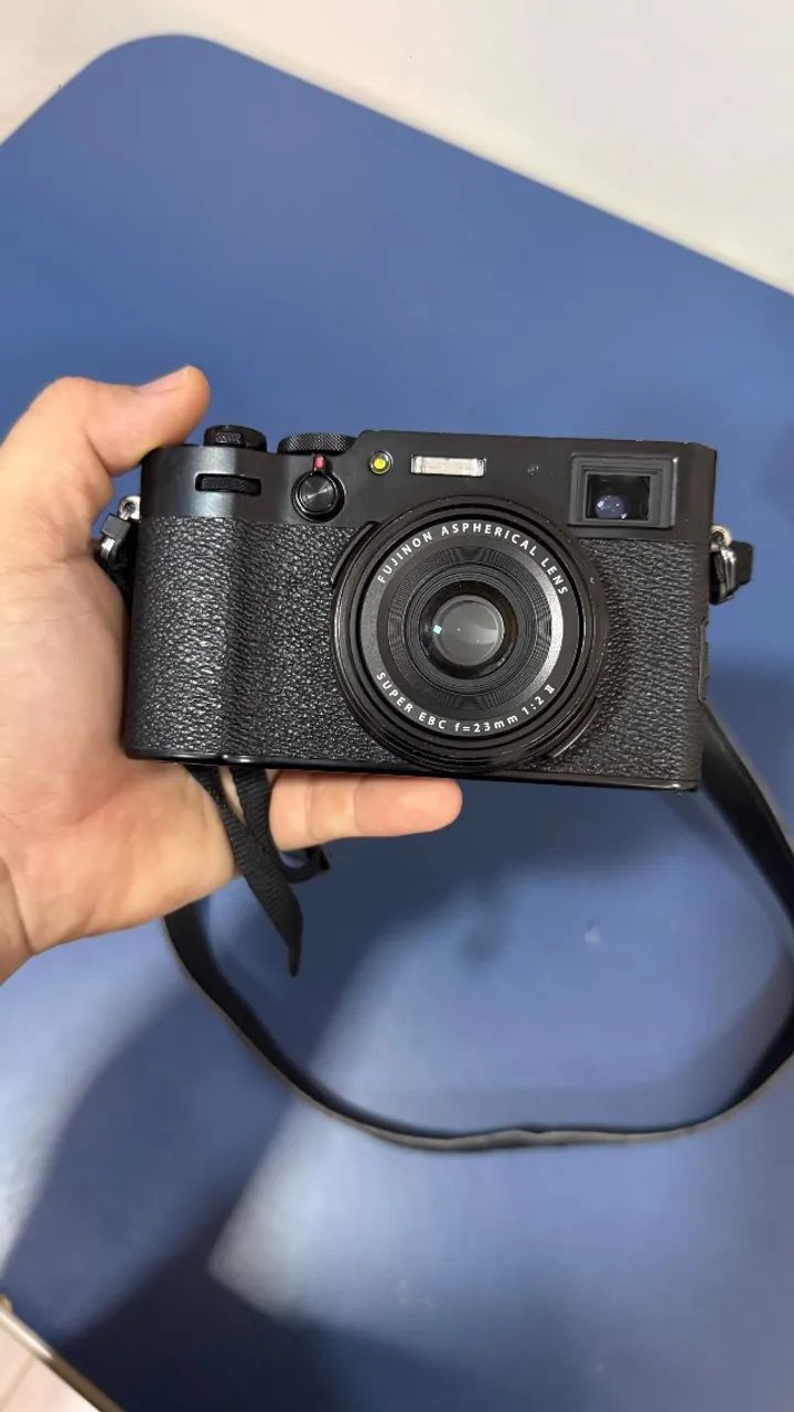 CAMERA FUJIFILM X100V - PRETA - SEMI NOVA