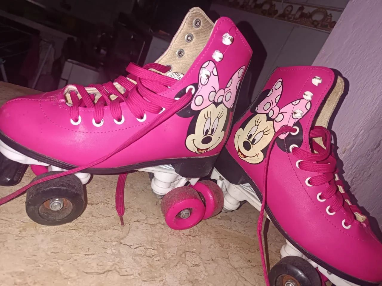 Kit proteção fila mais patins da Minnie 