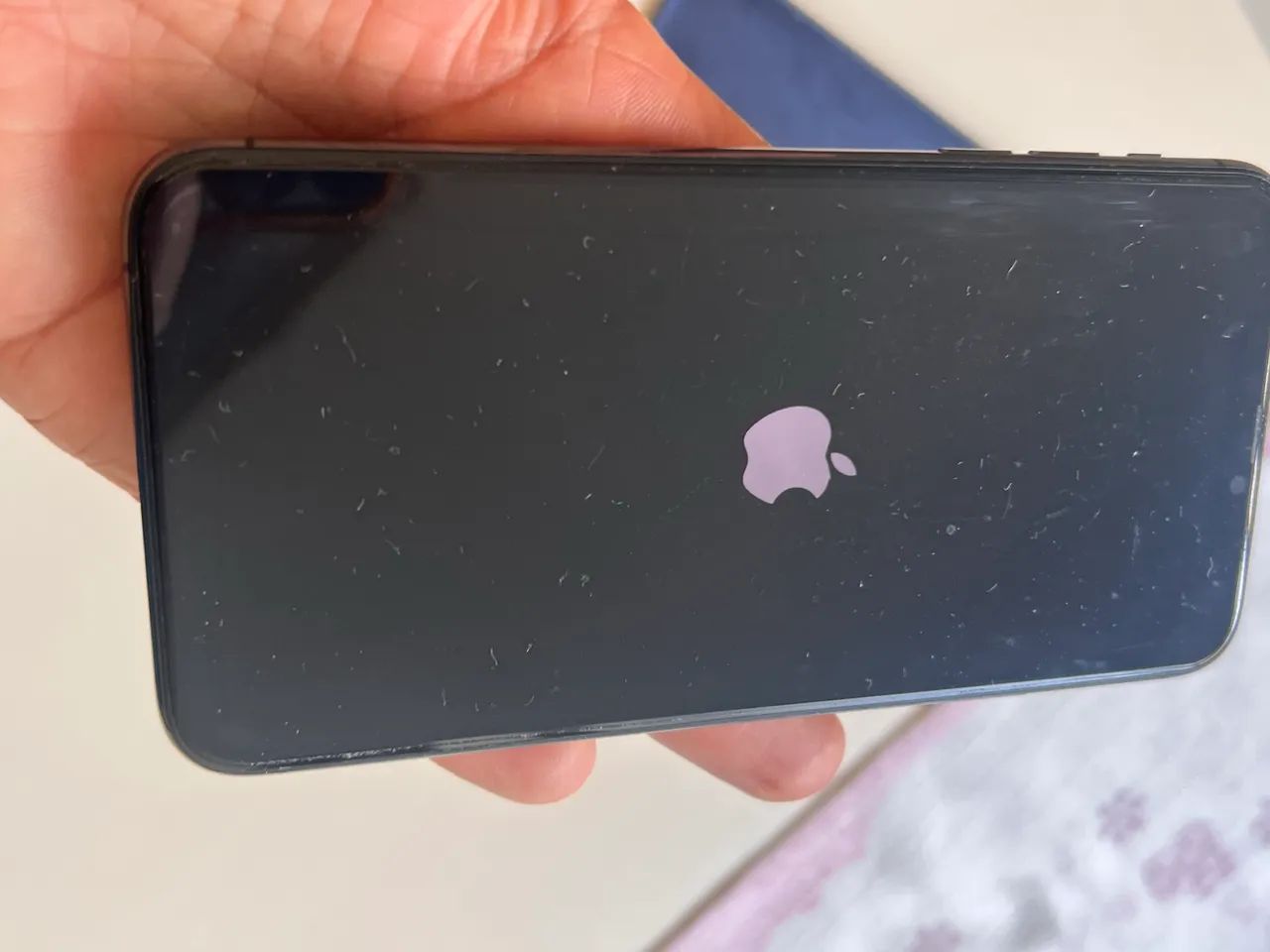 Vendo iPhone 11 Pro Max semi novo - Foto 4