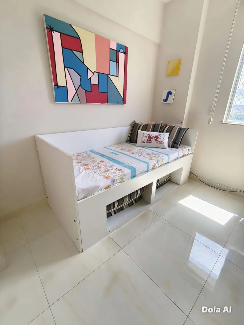 Vendo cama com designe moderno