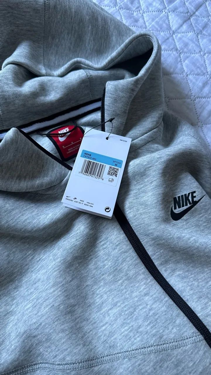 Nike tech cinza 