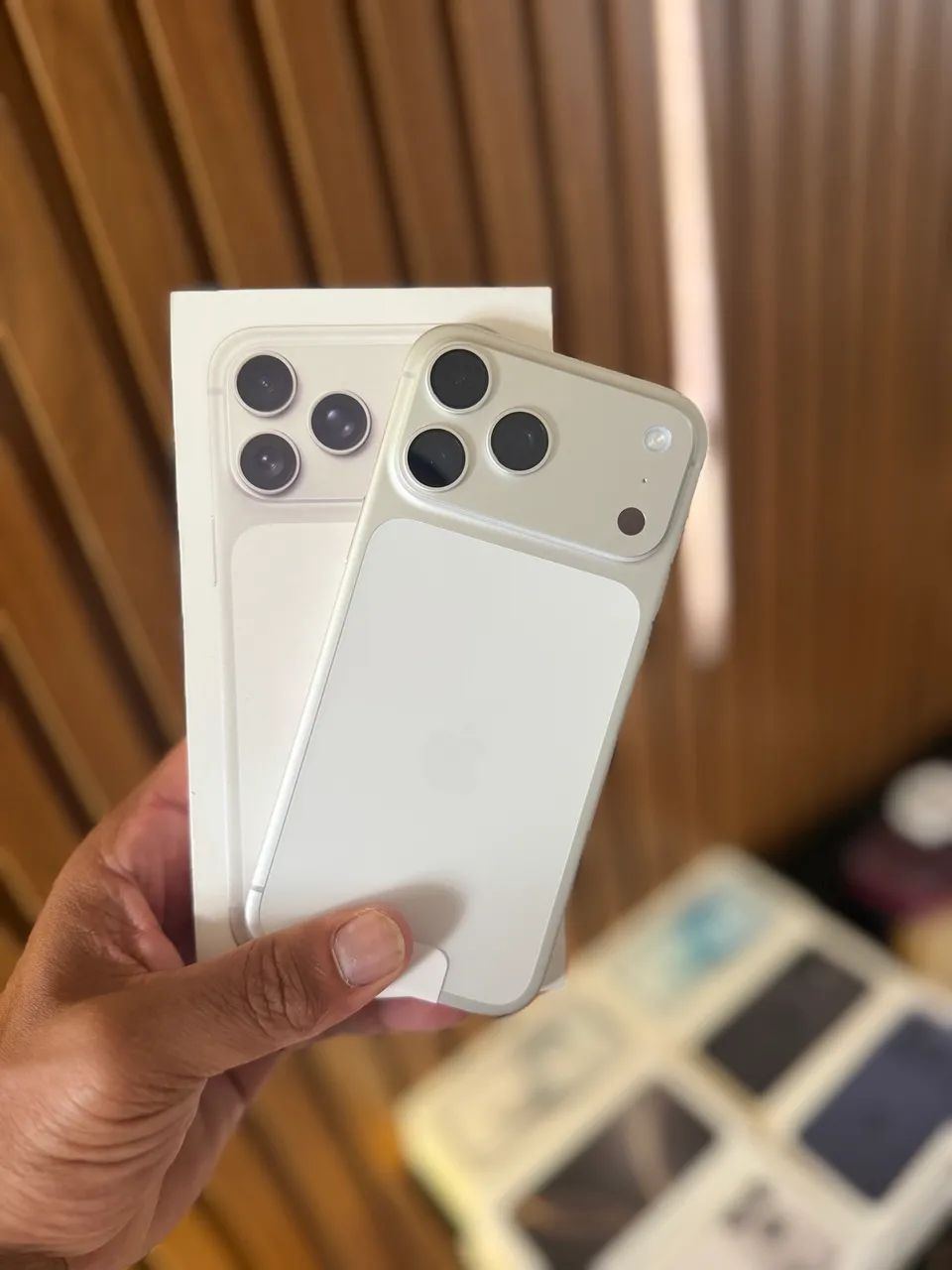 Iphone 17 Pro Max 256gb Silver - Celulares e Smartphones