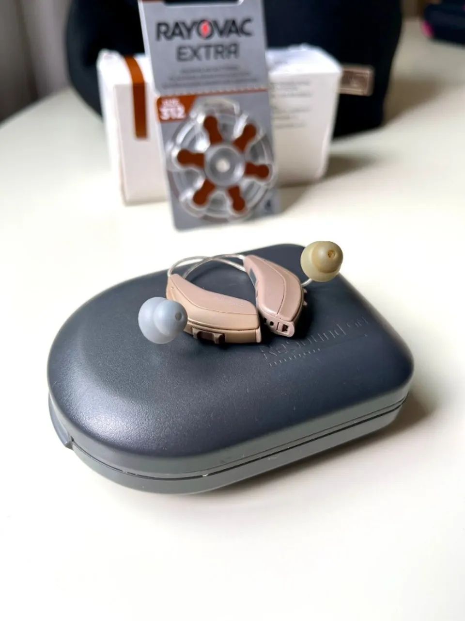 Amplificador Auditivo + kit com 60 baterias 