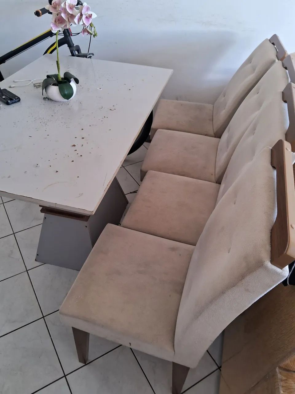 Mesa com quatro cadeiras  - Foto 3